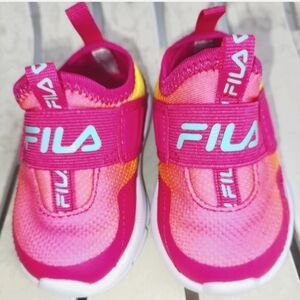 Girls Fila tennis shoes